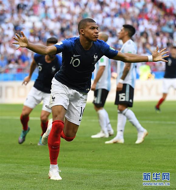 一人一城！布莱顿队长邓克今日迎海鸥生涯第500场里程碑（邓克今日为布莱顿出战第500场：海鸥队长的一人守一城里程碑）