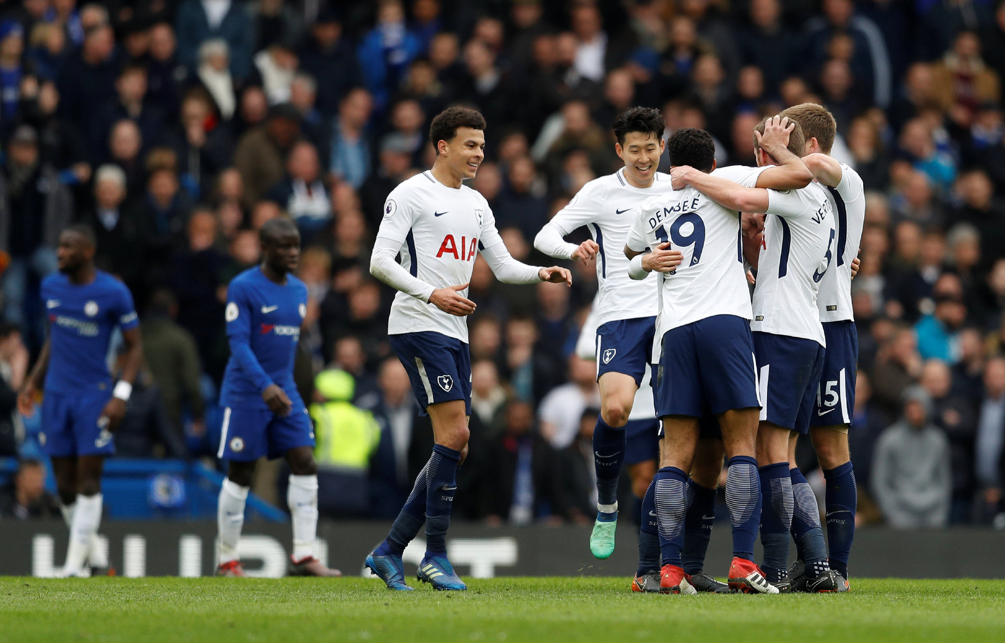 中超或将迎来解散潮，记者曝严重欠薪隐忧，梅州客家有望成最大赢家（中超恐现解散风暴：记者揭欠薪危机，梅州客家或将渔翁得利）