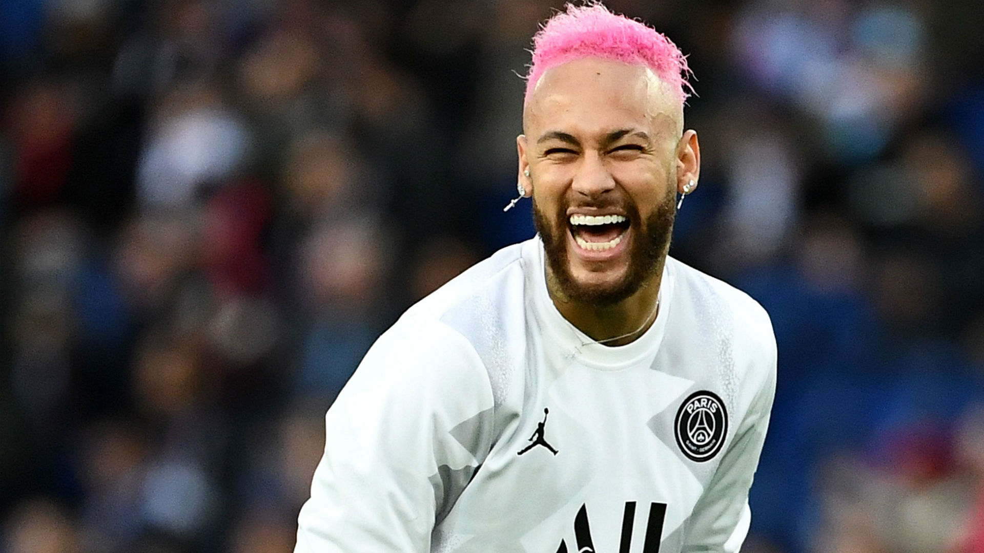 图片报：阿德耶米和他妻子拍了一部生活纪录片，预计明年上线（图片报：阿德耶米携妻拍摄生活纪录片，预计明年播出）