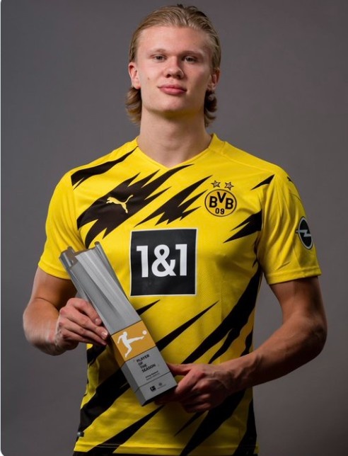 戴维对乌迪内斯的进球被吹越位，但VAR划线似乎存在问题