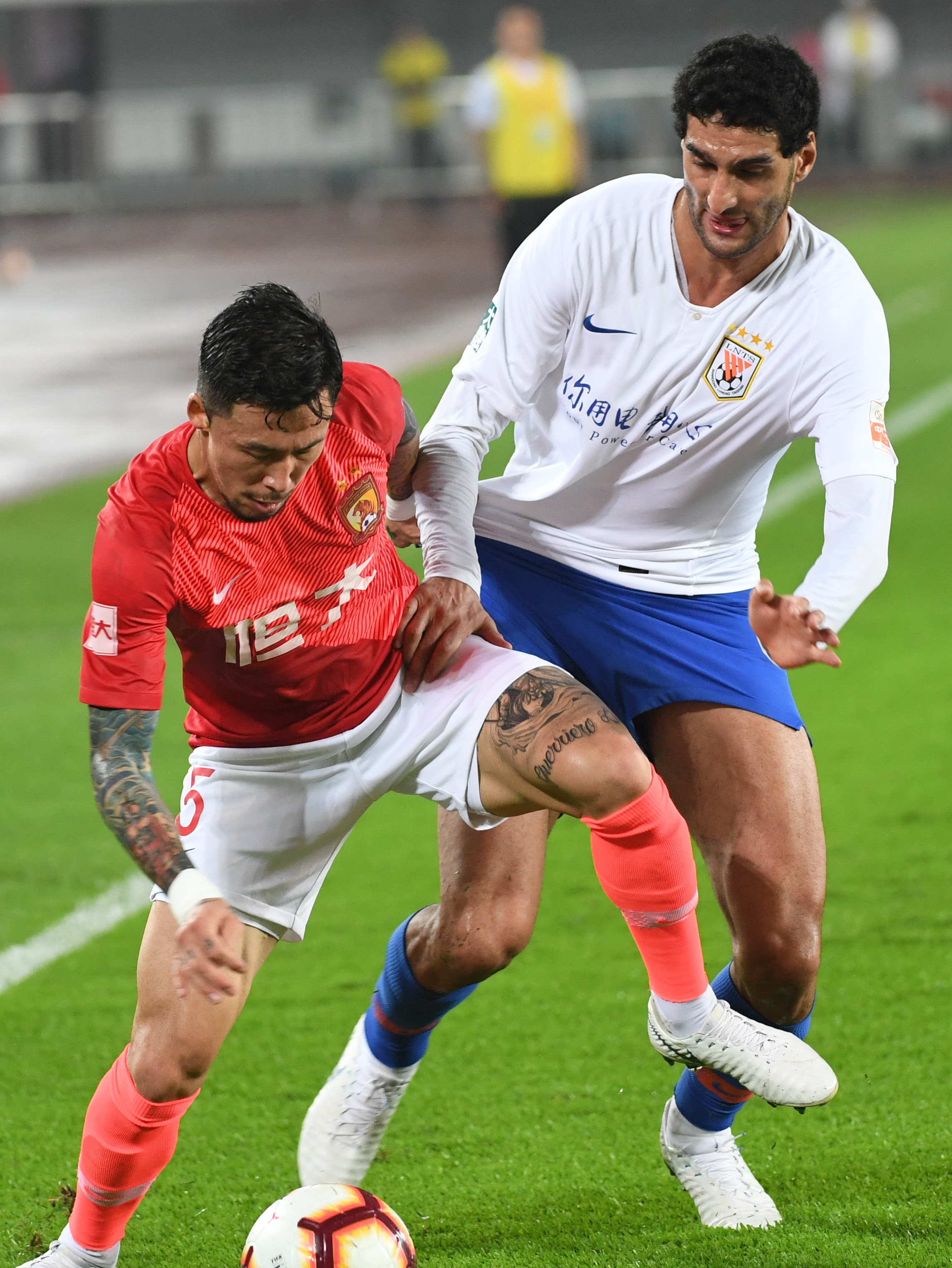 不给踢又不让走？阿莫林：梅努是曼联重要一员，冬窗不补强则留队（不上场也不放人？阿莫林：梅努是曼联关键成员，若冬窗无引援将留队）