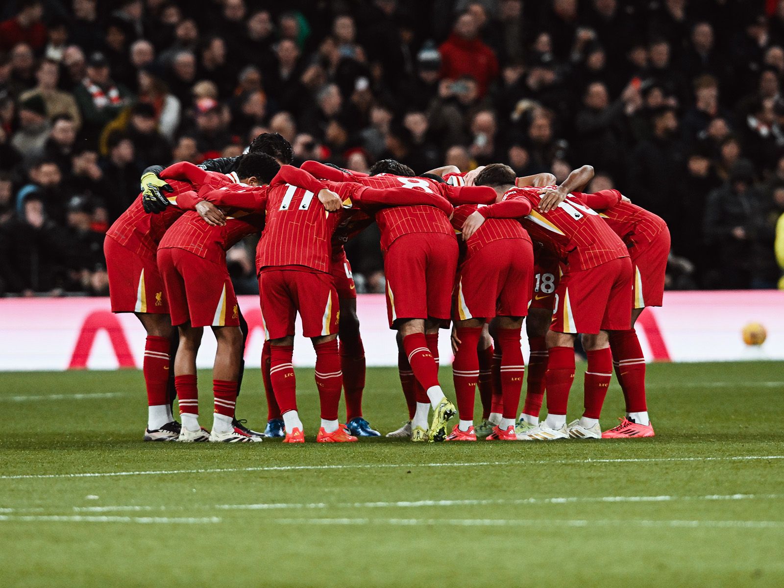 阿贾克斯客场4-2逆转卡拉巴克，收获本赛季欧冠首胜