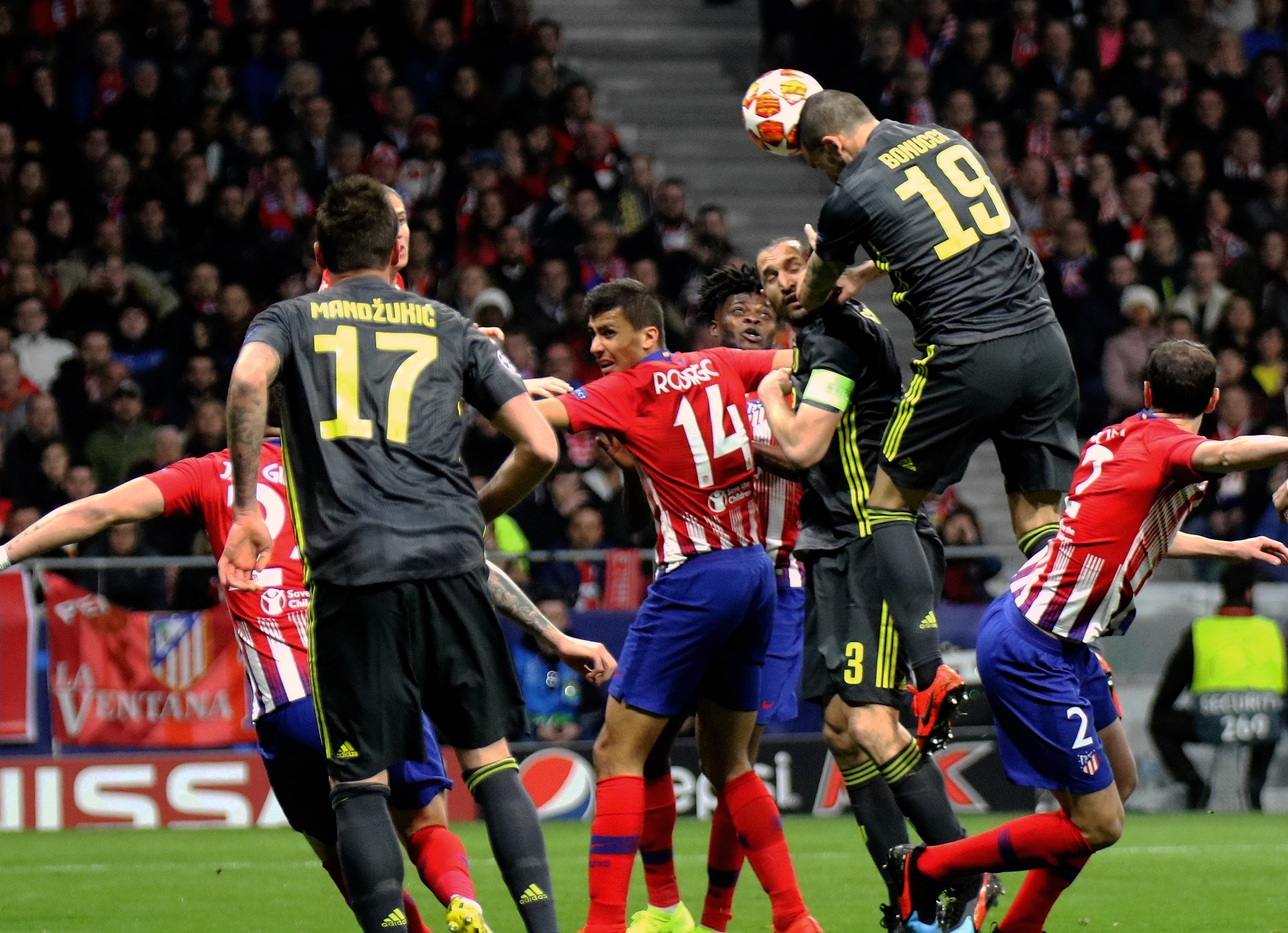 官方：足协杯决赛将于11月6日10：58开票，最低票价180元（足协杯决赛门票将于11月6日10：58开售，起价180元）