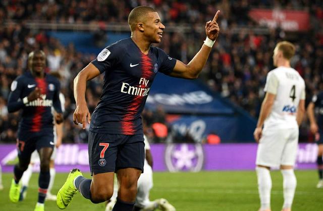 荷兰杯半场：三户舜介双响，鹿特丹斯巴达暂2-0威廉二世（荷兰杯半场战报：三户舜介梅开二度，斯巴达鹿特丹暂2-0领先威廉二世）