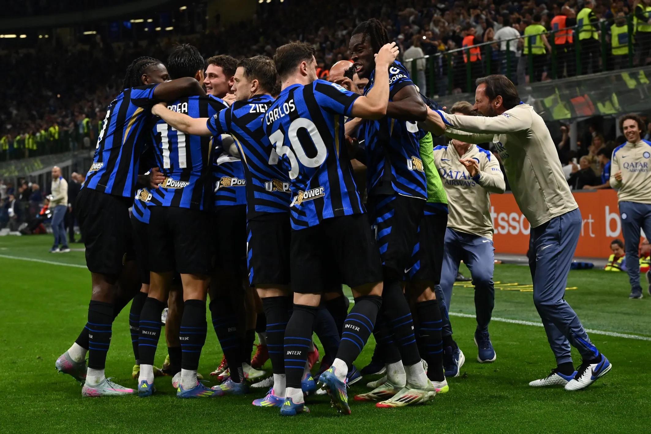 邵佳一独立带队时间不足一年半，此前曾担任国足助教（邵佳一独立执教不足一年半，曾任国足助教）